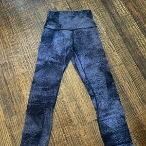 LULULEMON CROP LEGGINGS💜